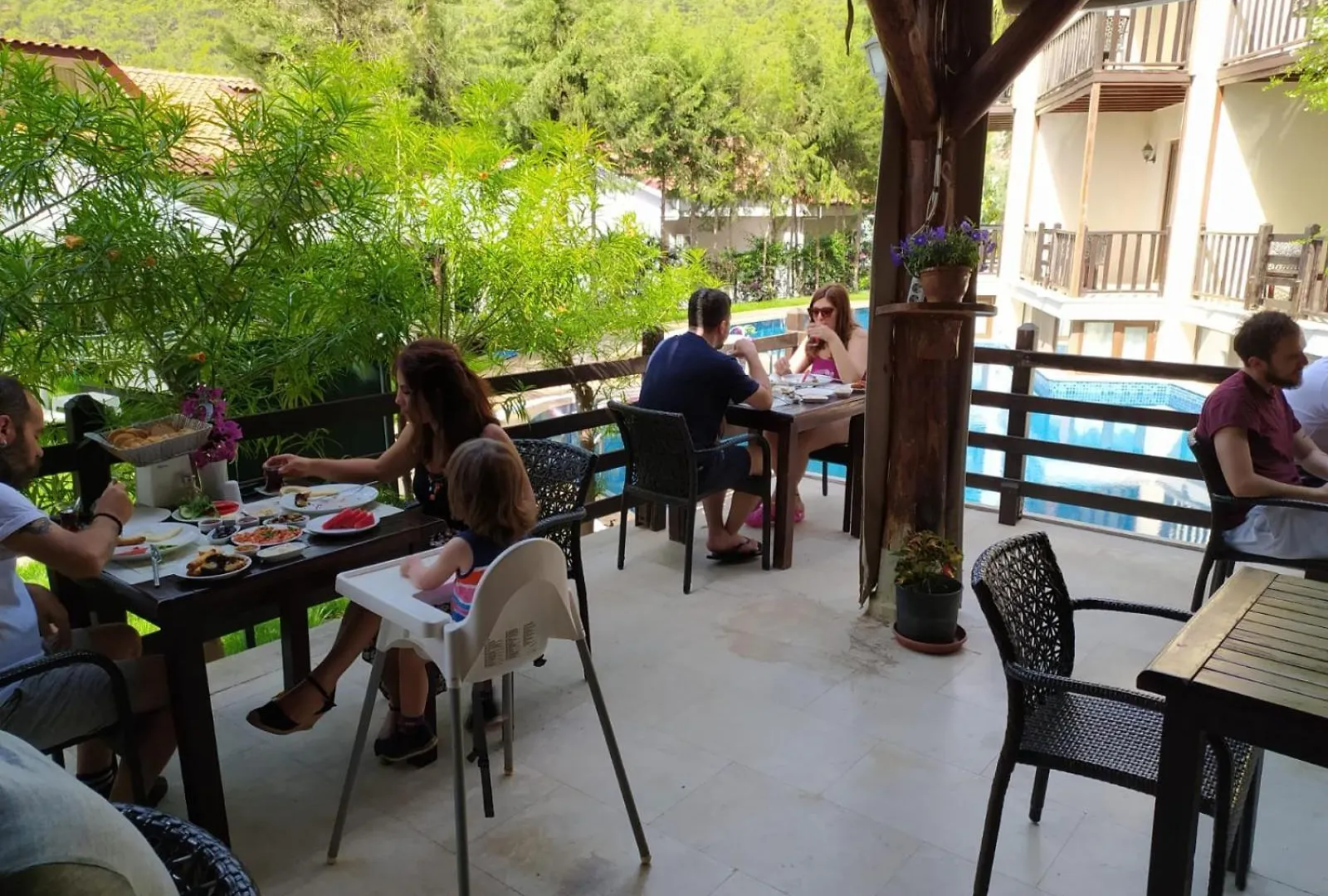 Alya Hotel Goecek