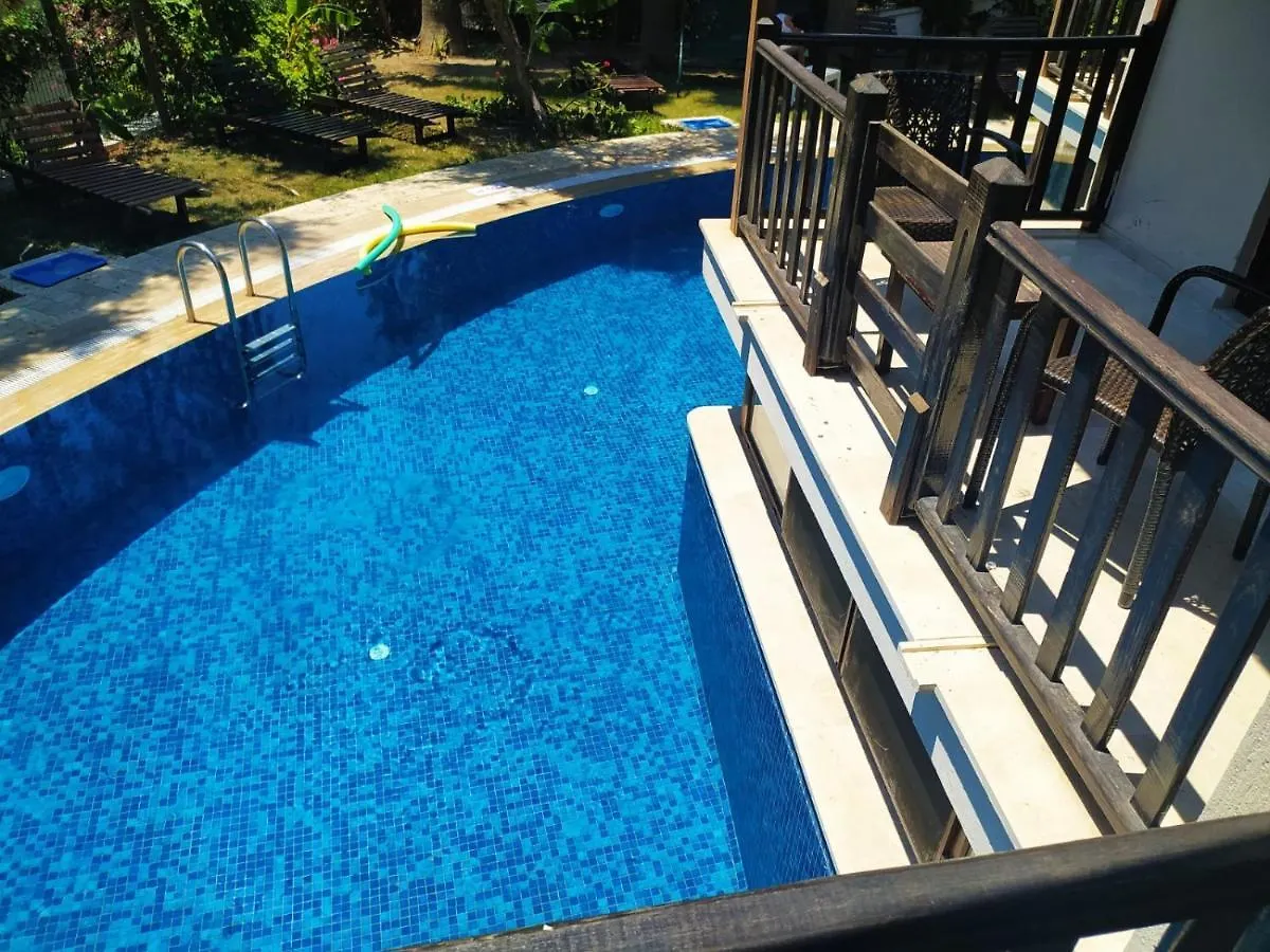 Alya Hotel Goecek