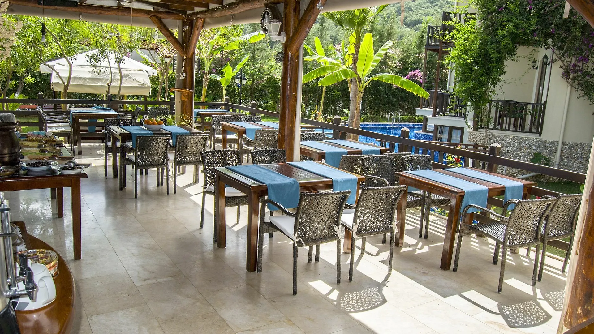 Alya Hotel Goecek
