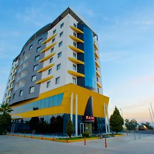 Отель Ramada By Wyndham, Сома