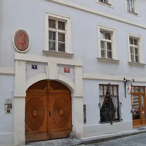 https://red-chair-hotel-u-cervene-zidle.praguehotelsweb.com