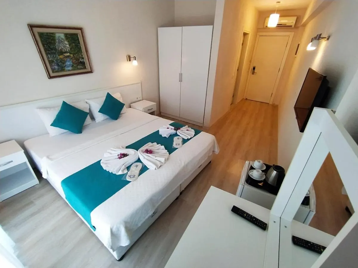 Alya Hotel Goecek