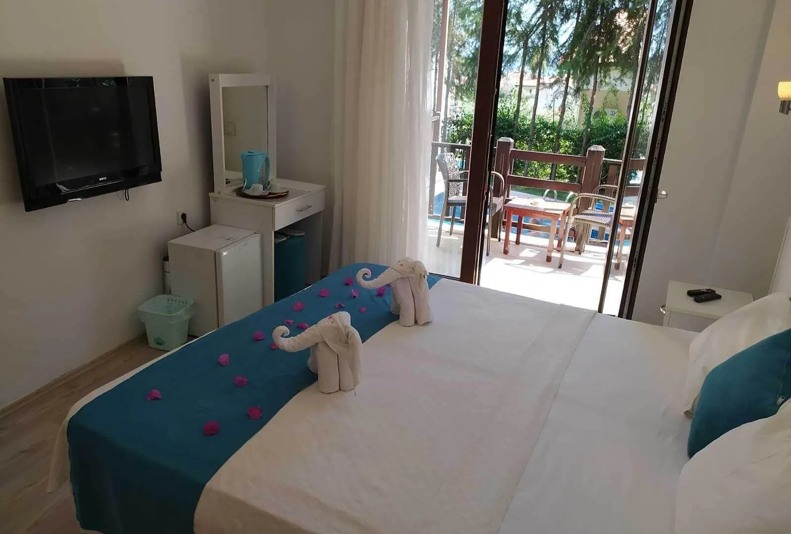 Alya Hotel Goecek
