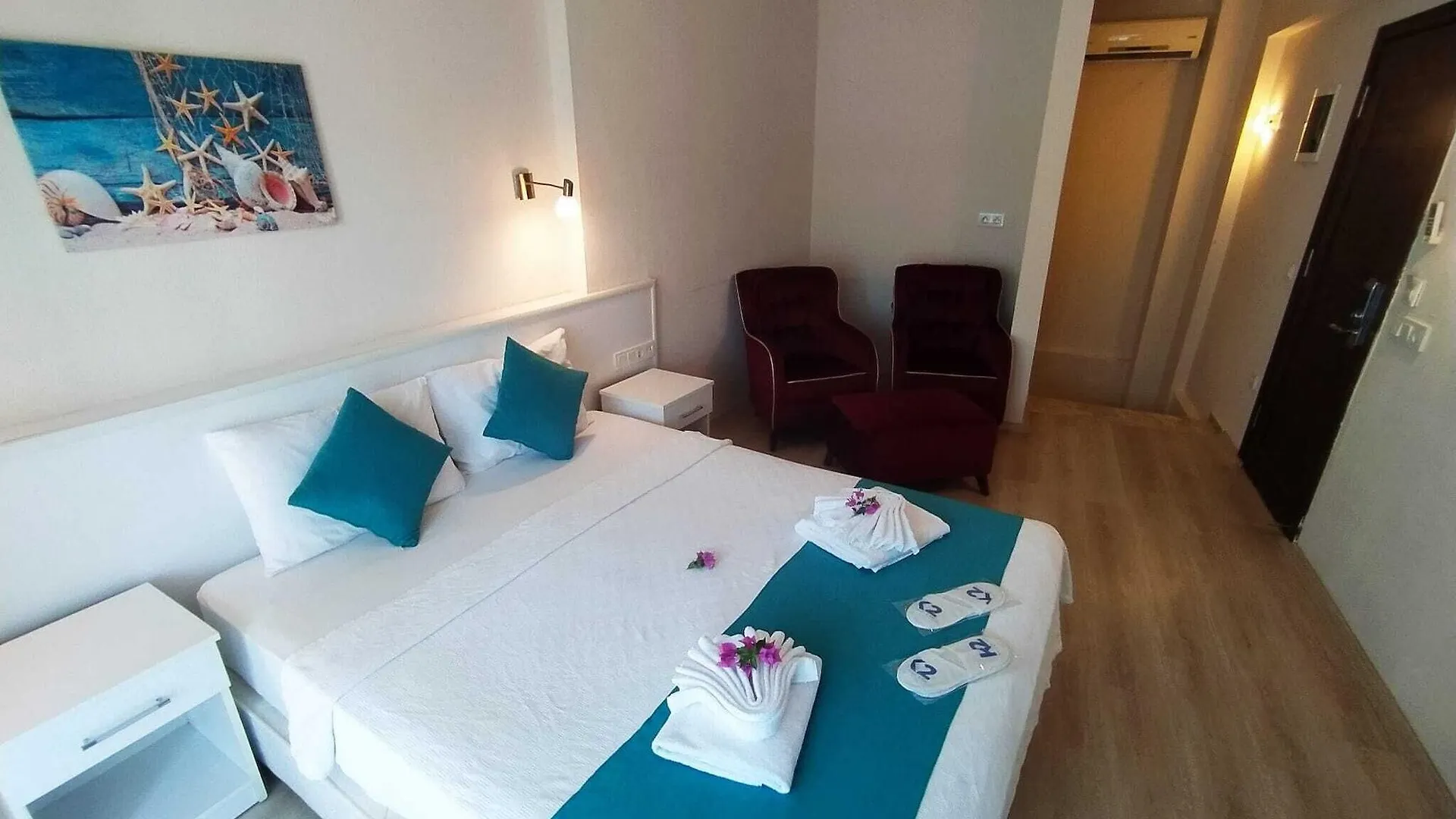 Alya Hotel Goecek