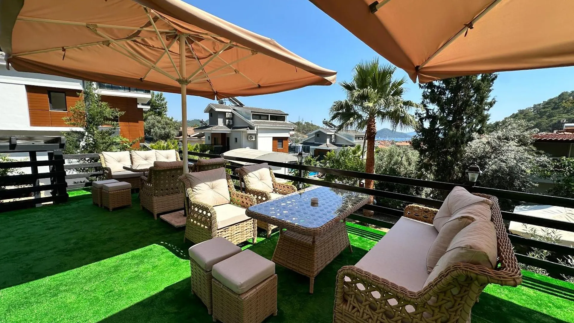 Alya Hotel Goecek
